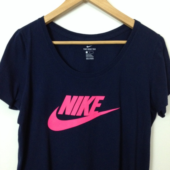 black and pink nike top